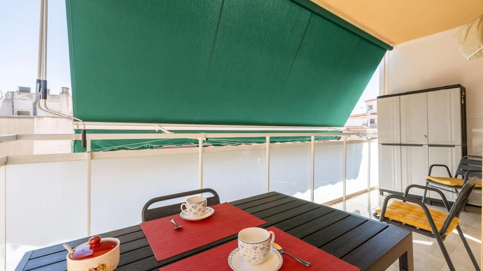 Mestral Port Cambrils 0*,  İspanya