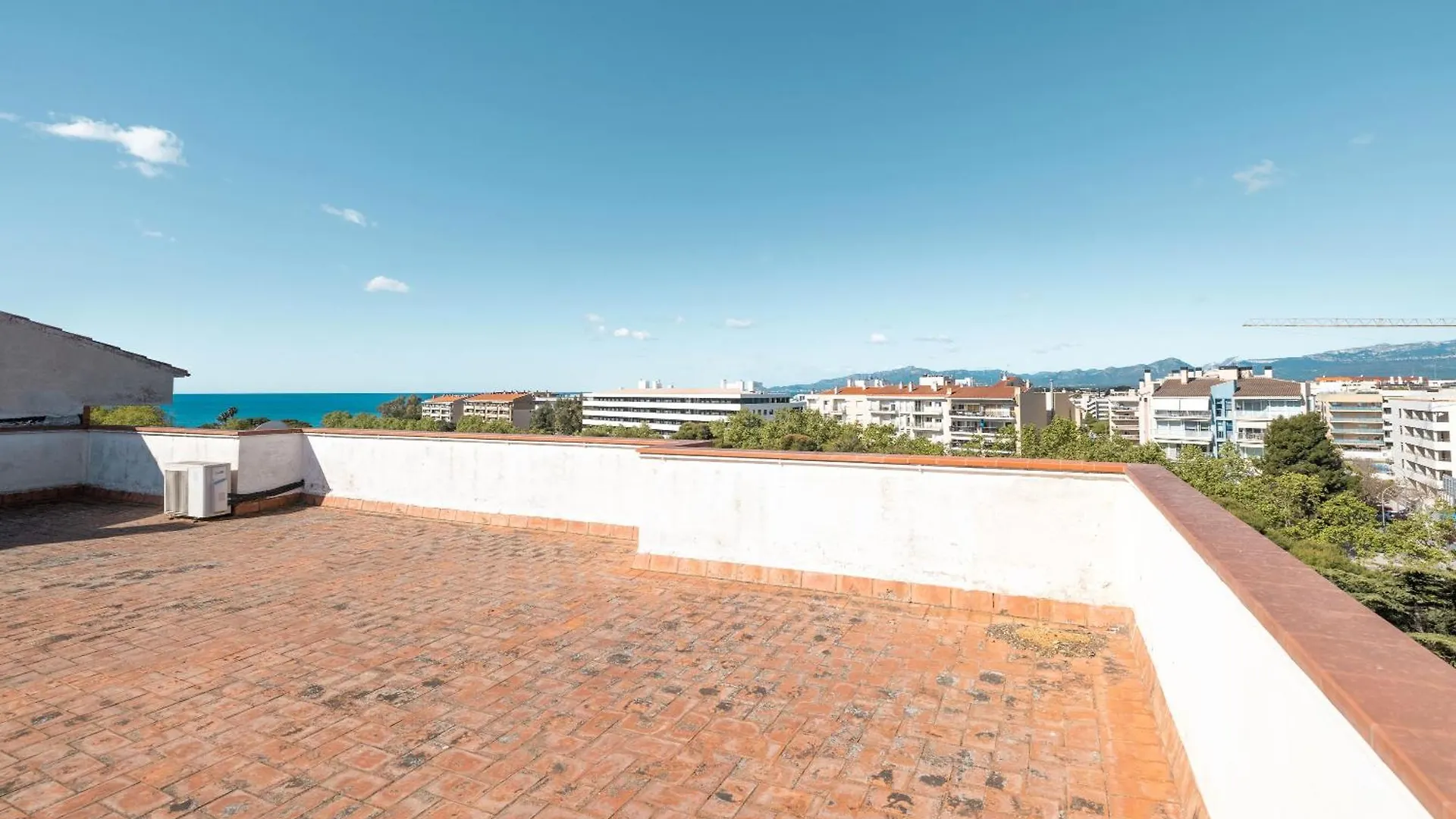 Mestral Port Cambrils 0*,  İspanya